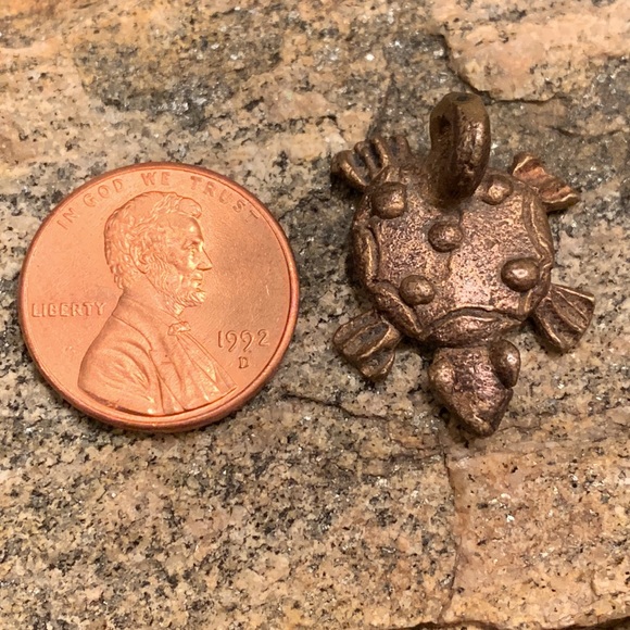 Artesian Metal Turtle Pendant Necklace Jewelry - Picture 7 of 10